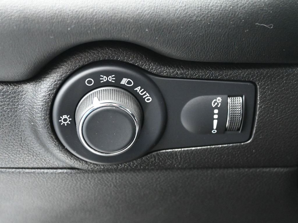 Used 2024 Dodge Durango R/T AWD/4WD image 16