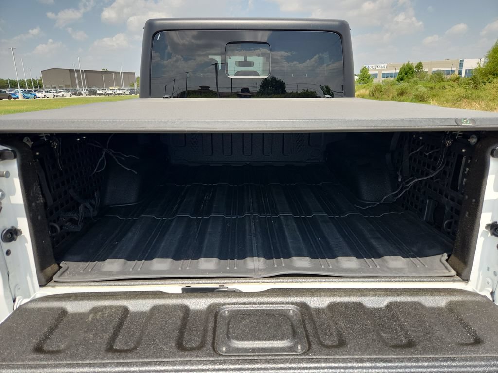 Used 2023 Jeep Gladiator Mojave w/ Cold Weather Group AWD/4WD image 14