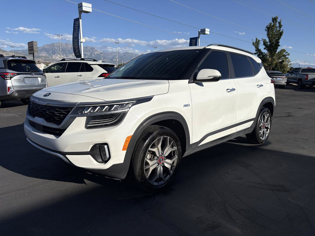 Used 2021 Kia Seltos SX AWD/4WD image 3