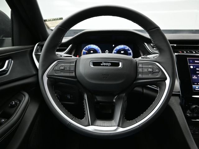 New 2025 Jeep Grand Cherokee L Laredo w/ Luxury Tech Group I image 24