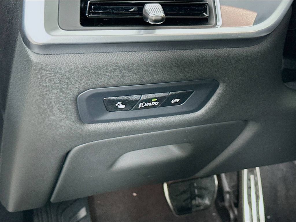 New 2026 BMW X5 xDrive40i w/ M Sport Package image 14