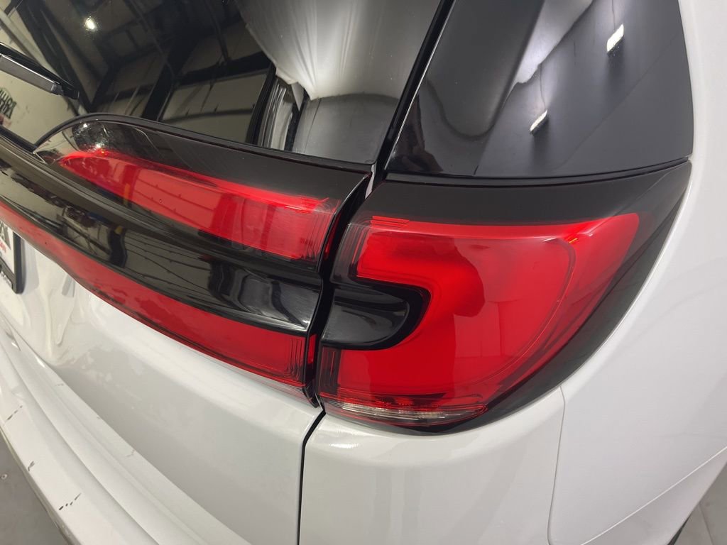 Used 2024 Chrysler Pacifica Touring-L image 46