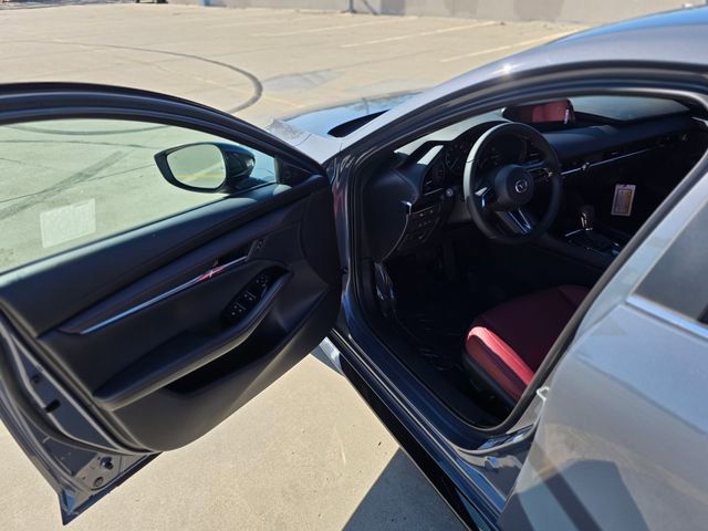 New 2026 MAZDA MAZDA3 Carbon w/ Appearance Package image 32