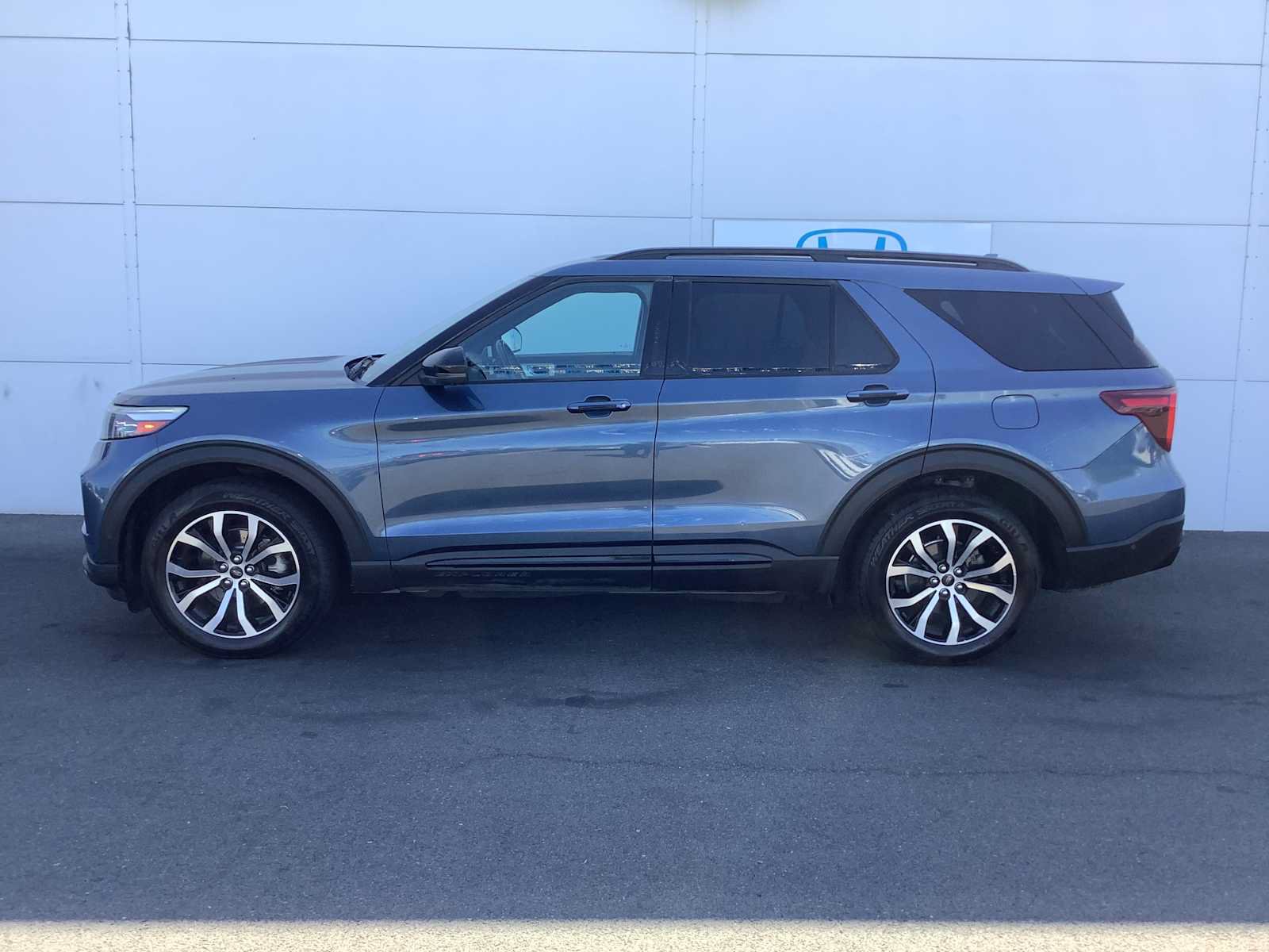 Used 2020 Ford Explorer ST w/ Premium Technology Package AWD/4WD image 3