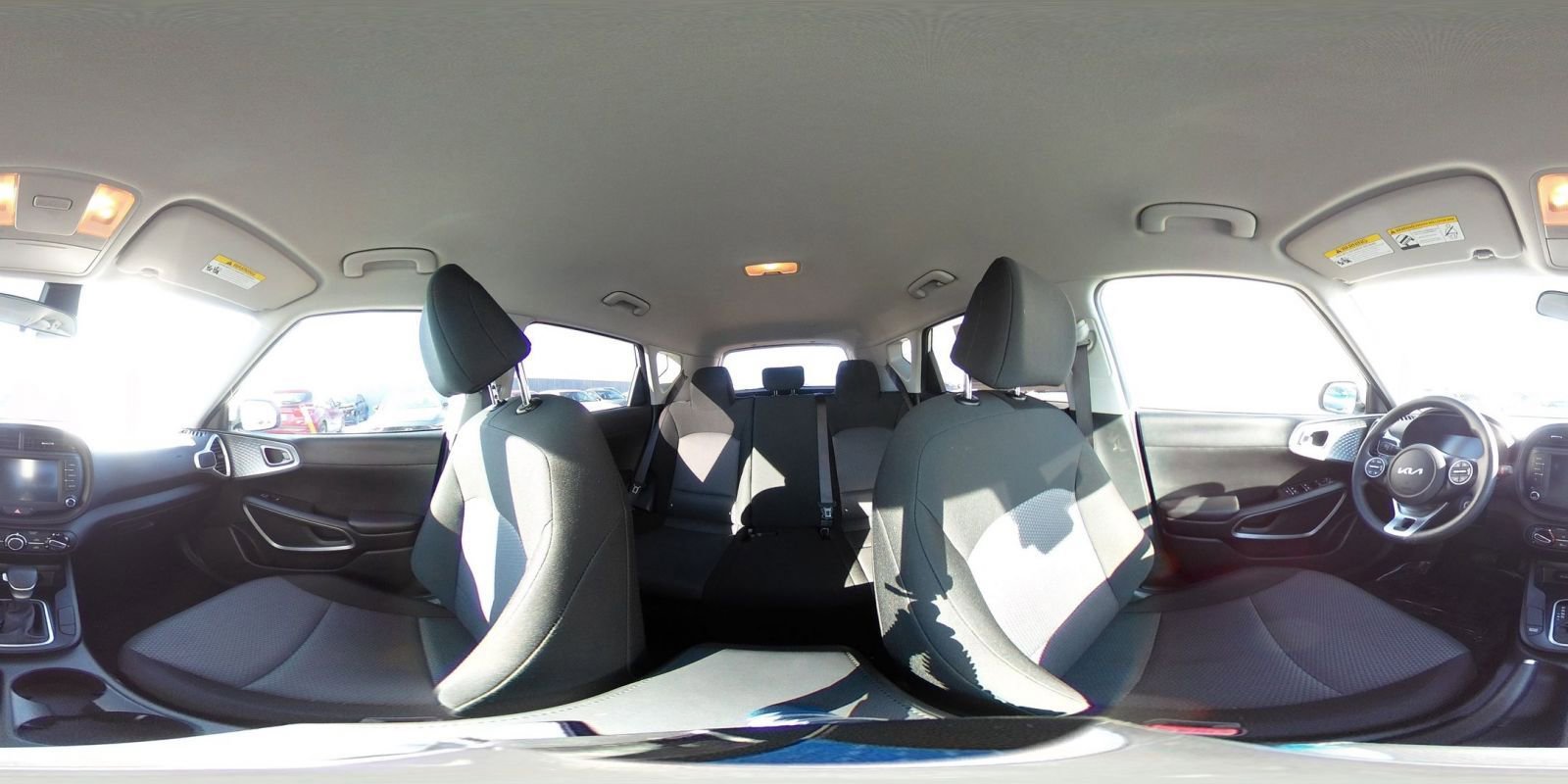 Used 2025 Kia Soul LX w/ LX Technology Package FWD image 40