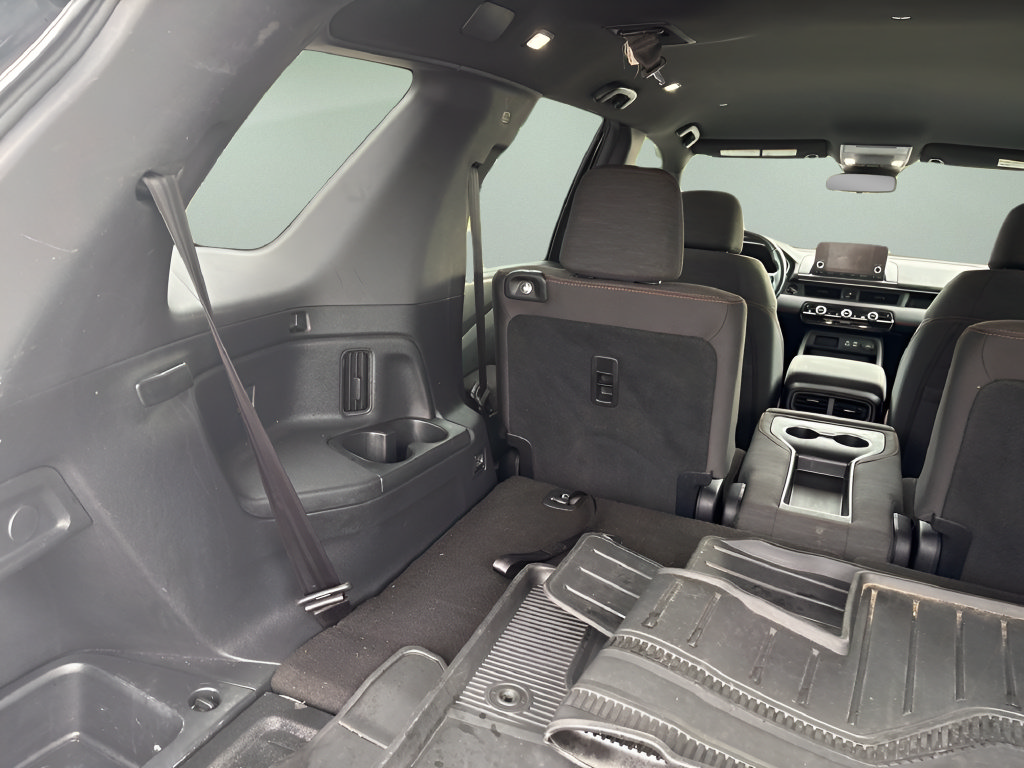 Used 2025 Honda Pilot Sport image 14