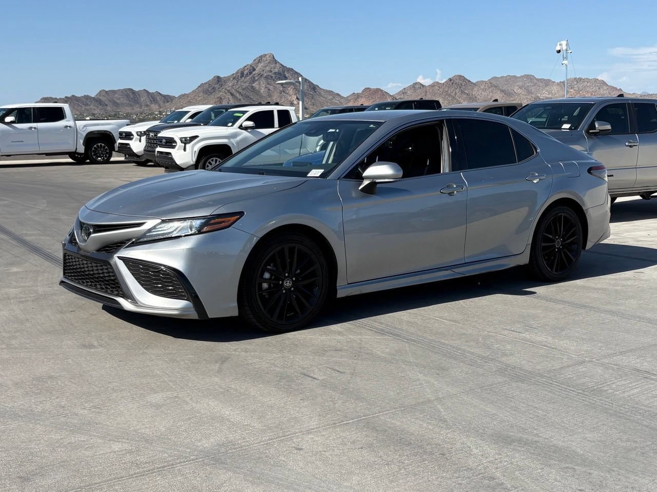 Used 2023 Toyota Camry XSE FWD image 4