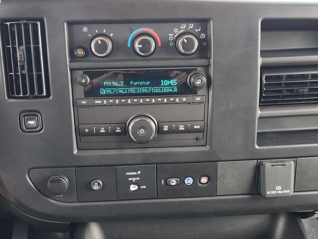 Used 2025 Chevrolet Express 3500 LS RWD image 16