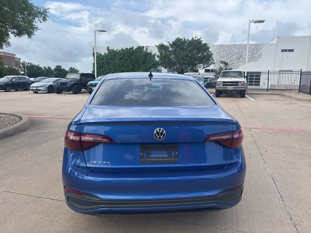 Used 2022 Volkswagen Jetta Sport image 6