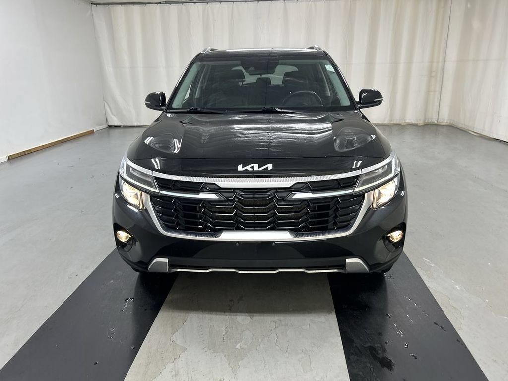 Used 2024 Kia Seltos EX AWD/4WD image 3