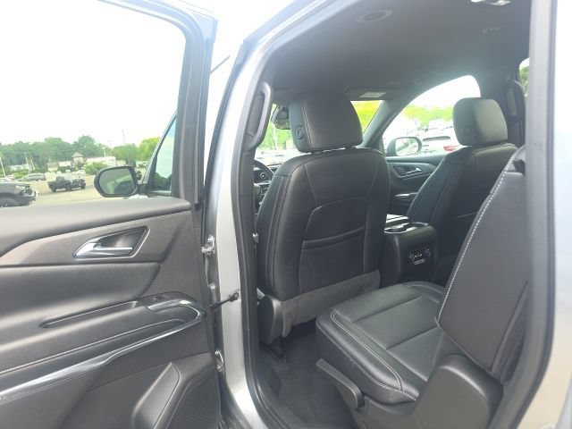 Used 2025 Chevrolet Traverse LT AWD/4WD image 22
