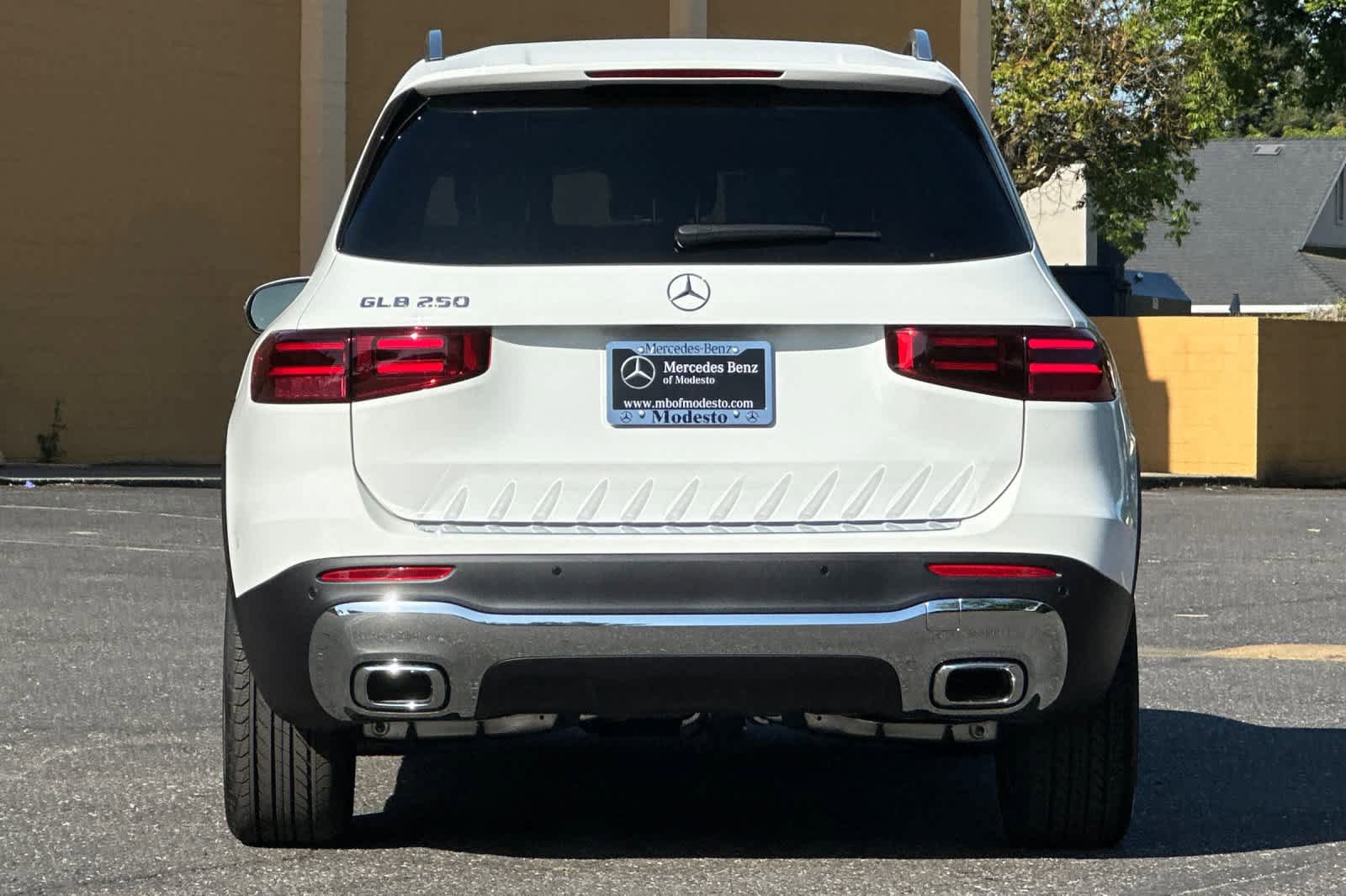 New 2026 Mercedes-Benz GLB 250 image 4