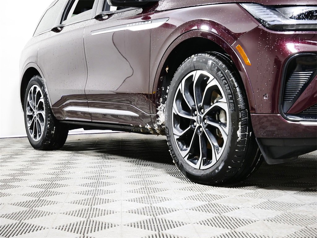 Certified 2024 Lincoln Nautilus Reserve w/ Equipment Group 202A image 2