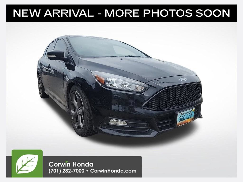 Used 2018 Ford Focus ST FWD image 1