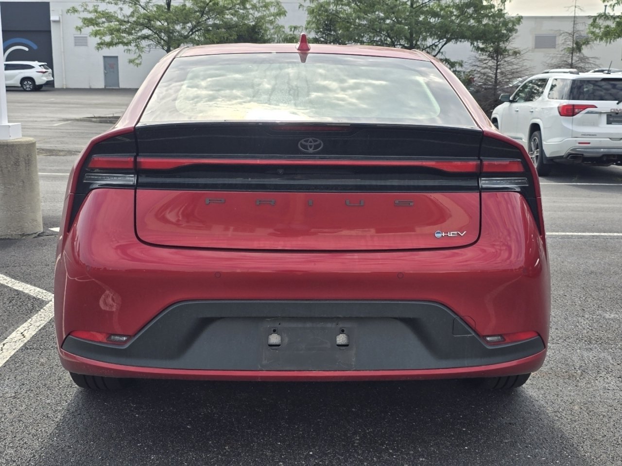 Used 2025 Toyota Prius LE FWD image 6