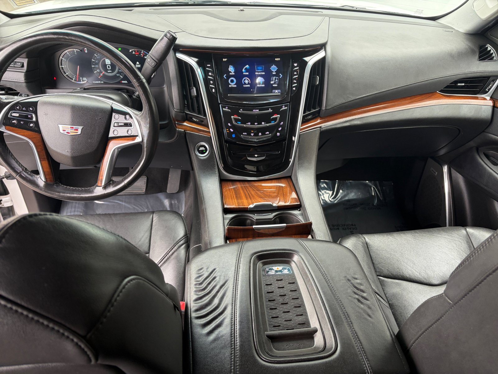 Used 2017 Cadillac Escalade Luxury AWD/4WD image 17