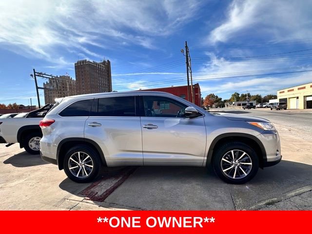 Used 2017 Toyota Highlander XLE image 4