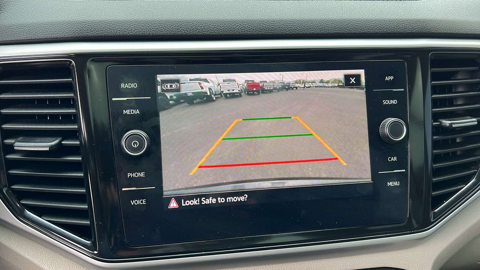 Used 2022 Volkswagen Atlas SE image 25