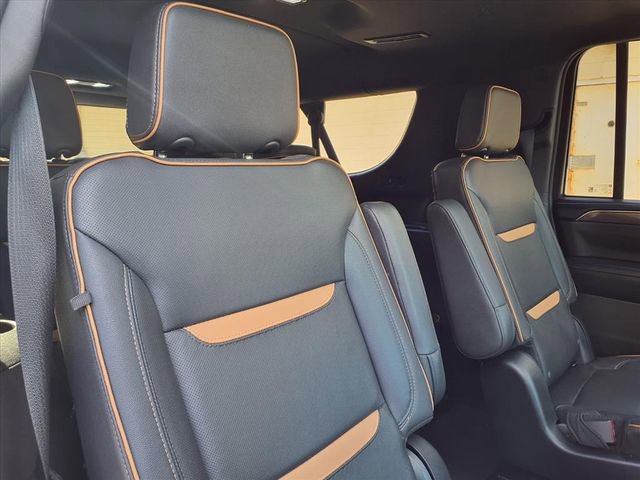 Used 2023 GMC Yukon XL AT4 w/ AT4 Premium Plus Package image 17