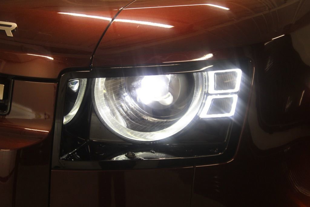 Used 2023 Land Rover Defender 130 SE image 7