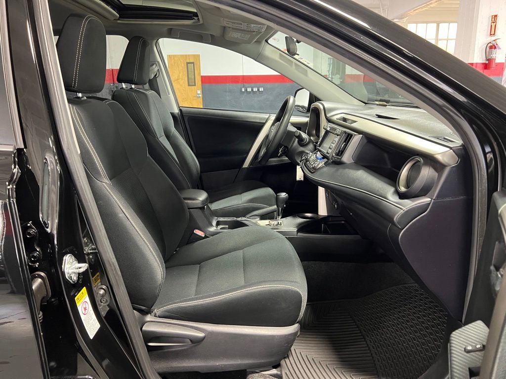 Used 2015 Toyota RAV4 XLE image 19