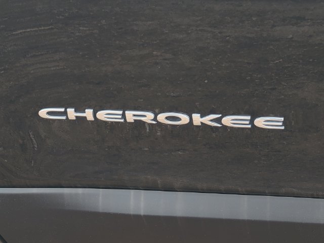 Used 2020 Jeep Cherokee Limited AWD/4WD image 18