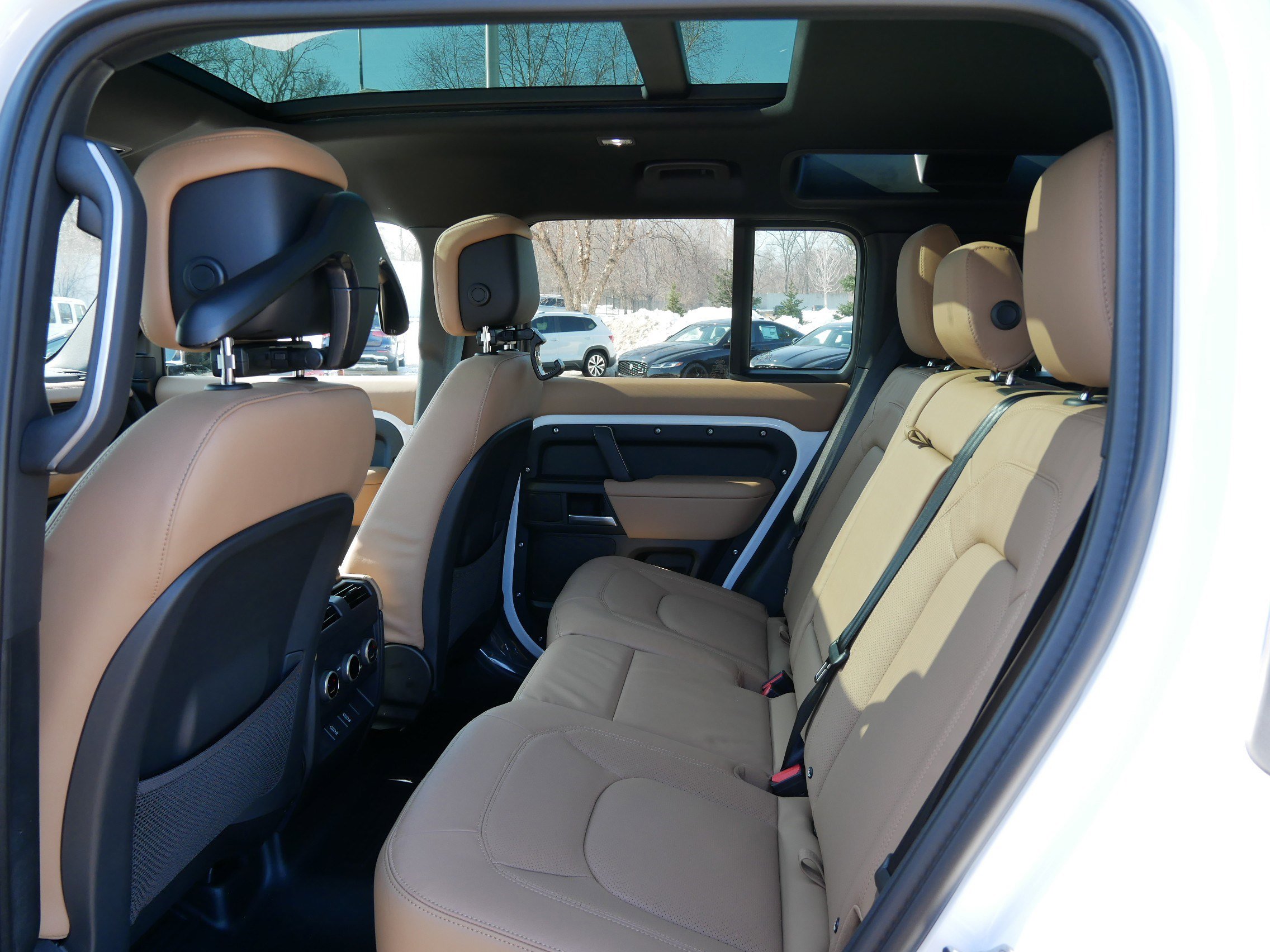 New 2026 Land Rover Defender 110 X-Dynamic SE AWD/4WD image 4