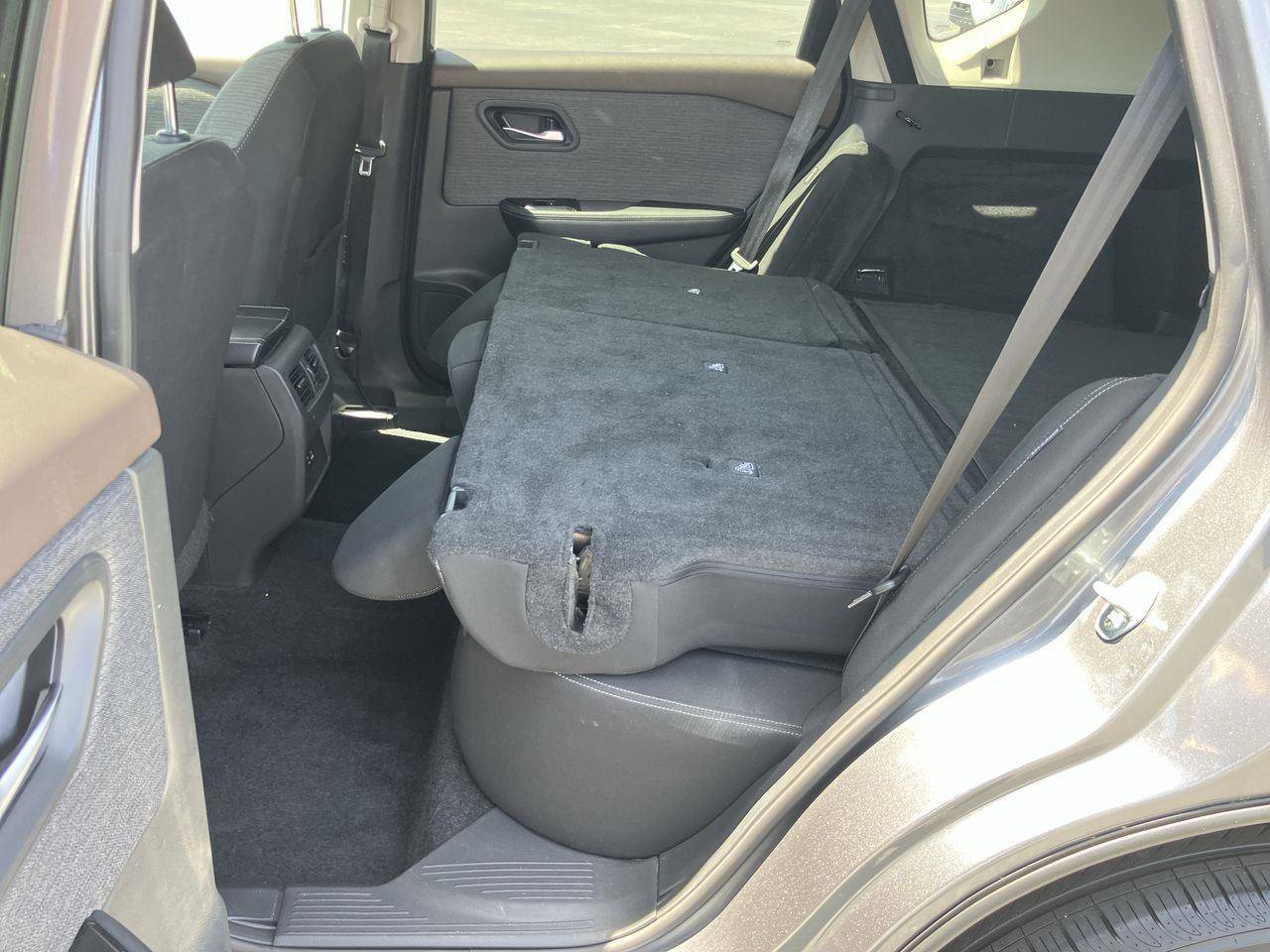 Used 2023 Nissan Rogue SV FWD image 23
