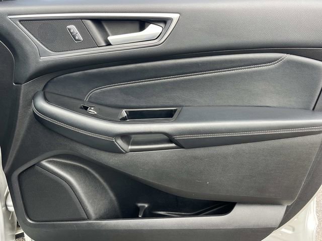 Used 2017 Ford Edge Titanium w/ Technology Package FWD image 28