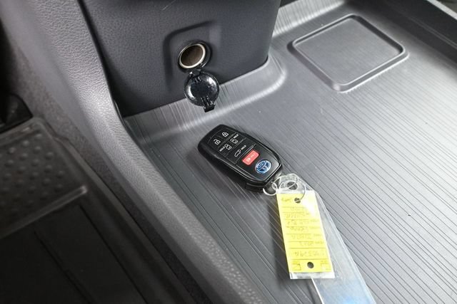 Certified 2023 Toyota Sienna XLE w/ Protection Package (TMS) FWD image 30