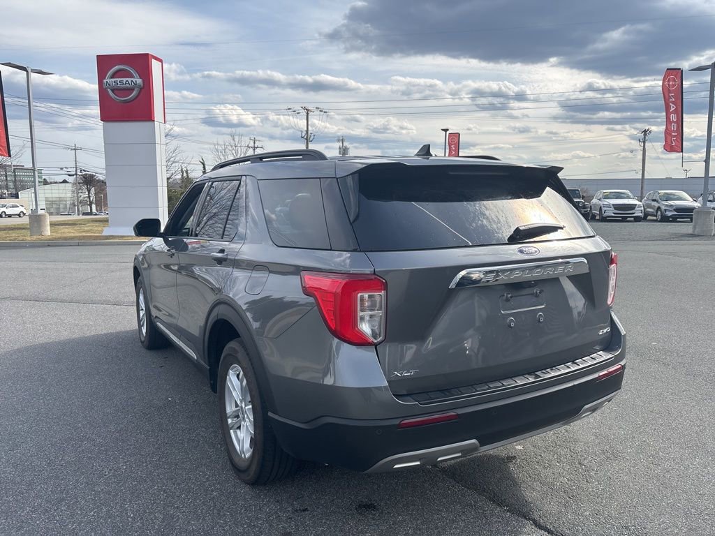 Used 2023 Ford Explorer XLT w/ Equipment Group 202A AWD/4WD image 9