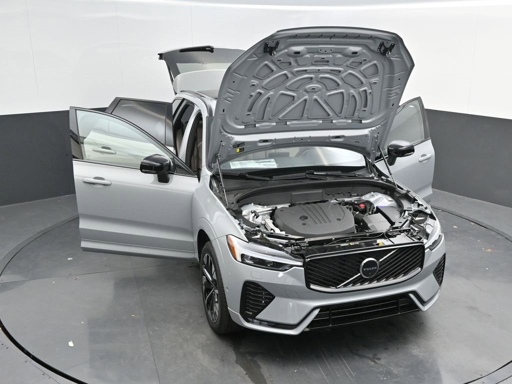 New 2026 Volvo XC60 B5 Plus w/ Protection Package Premier image 31
