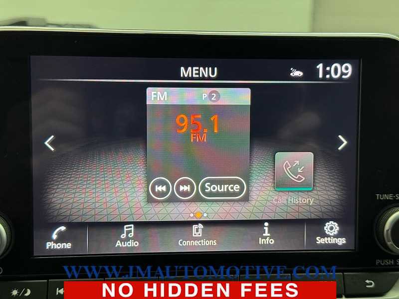 Used 2023 Nissan Rogue SV image 24