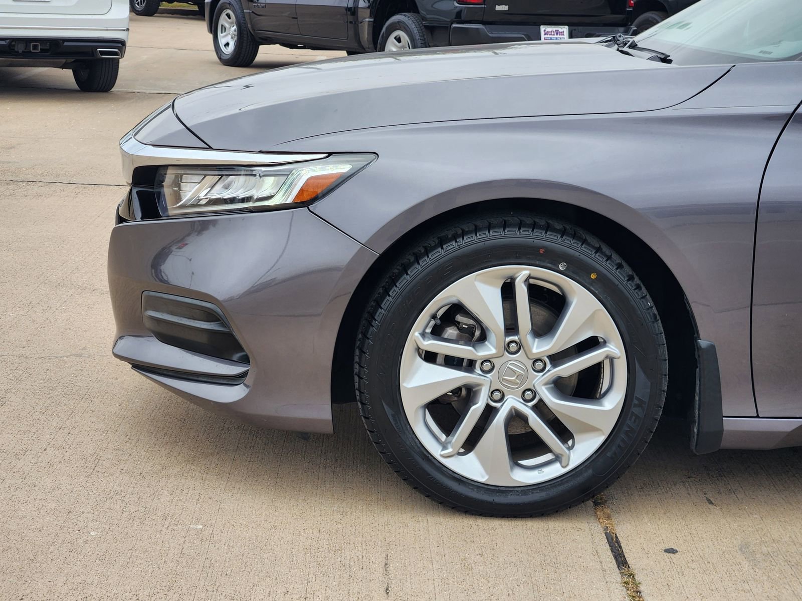 Used 2019 Honda Accord LX image 10