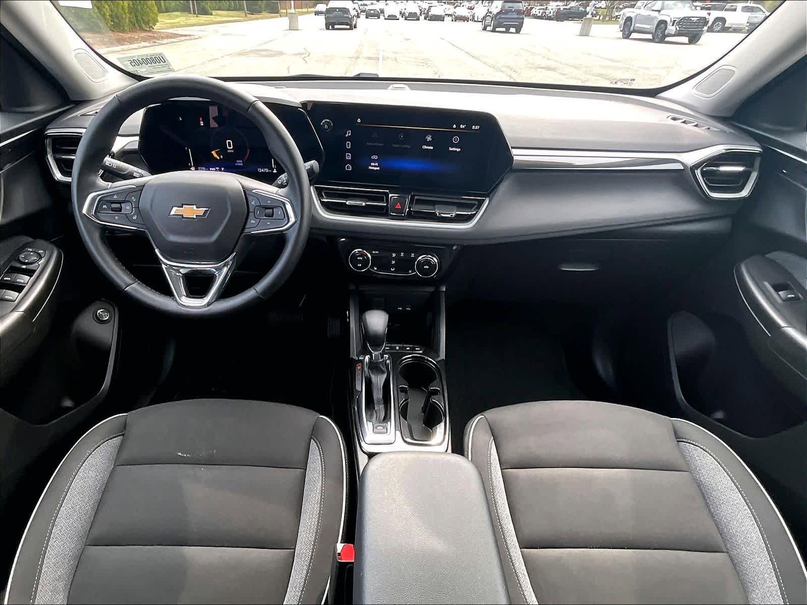 Used 2025 Chevrolet TrailBlazer LT w/ Convenience Package AWD/4WD image 34