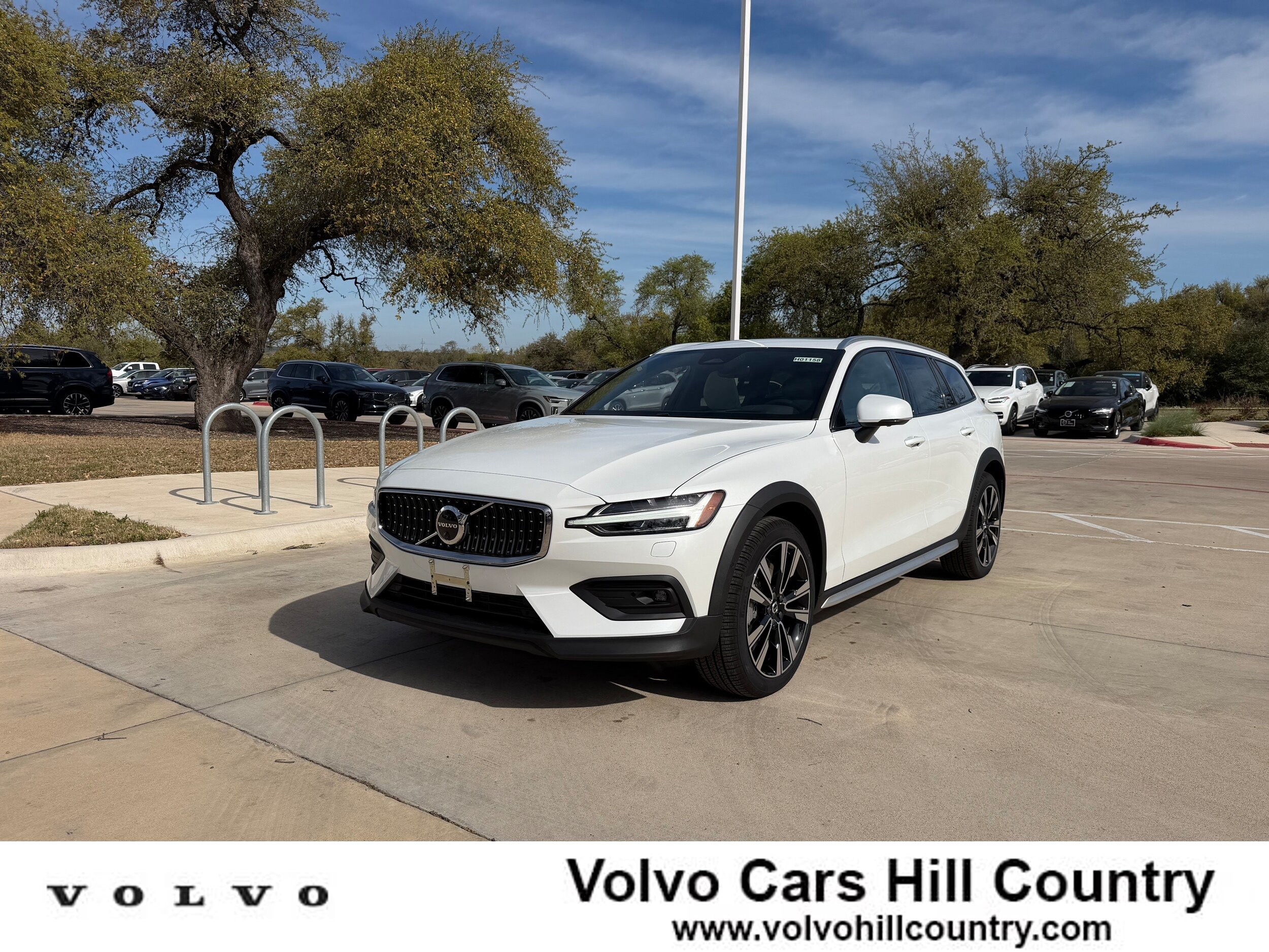 New 2026 Volvo V60 B5 Cross Country Ultra w/ Protection Package Premier AWD/4WD image 1