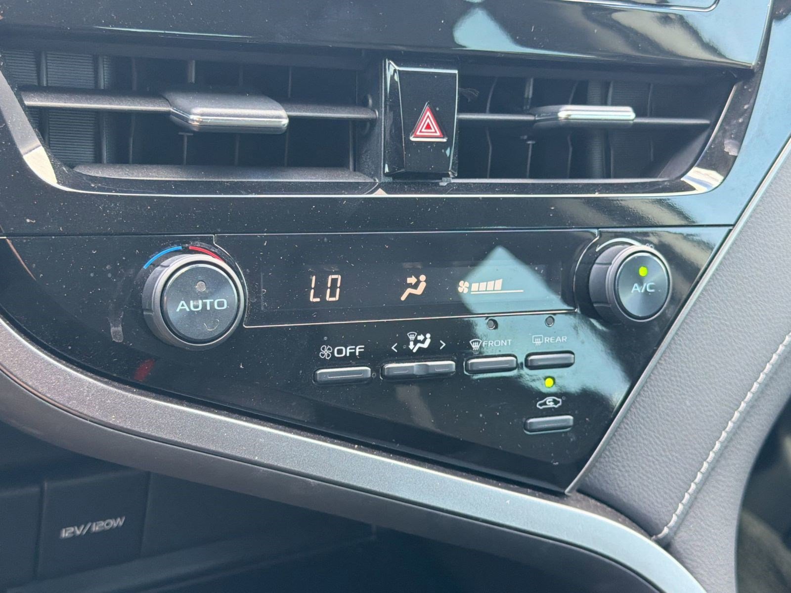 Certified 2021 Toyota Camry SE image 23