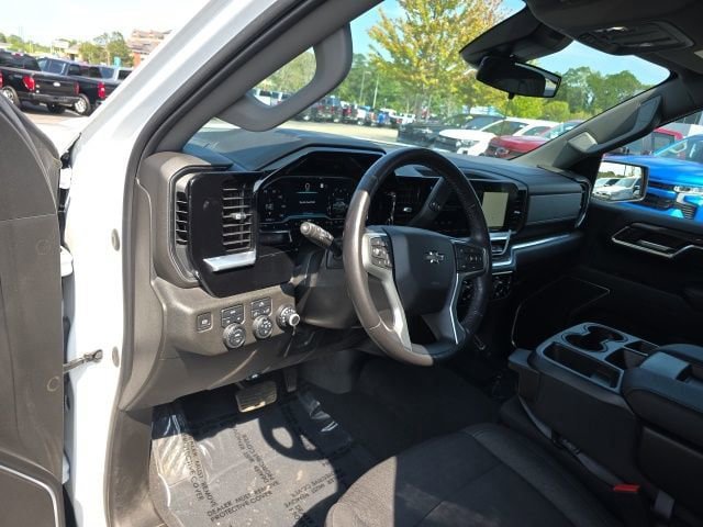 Used 2022 Chevrolet Silverado 1500 RST w/ LPO, Dark Essentials Package AWD/4WD image 23
