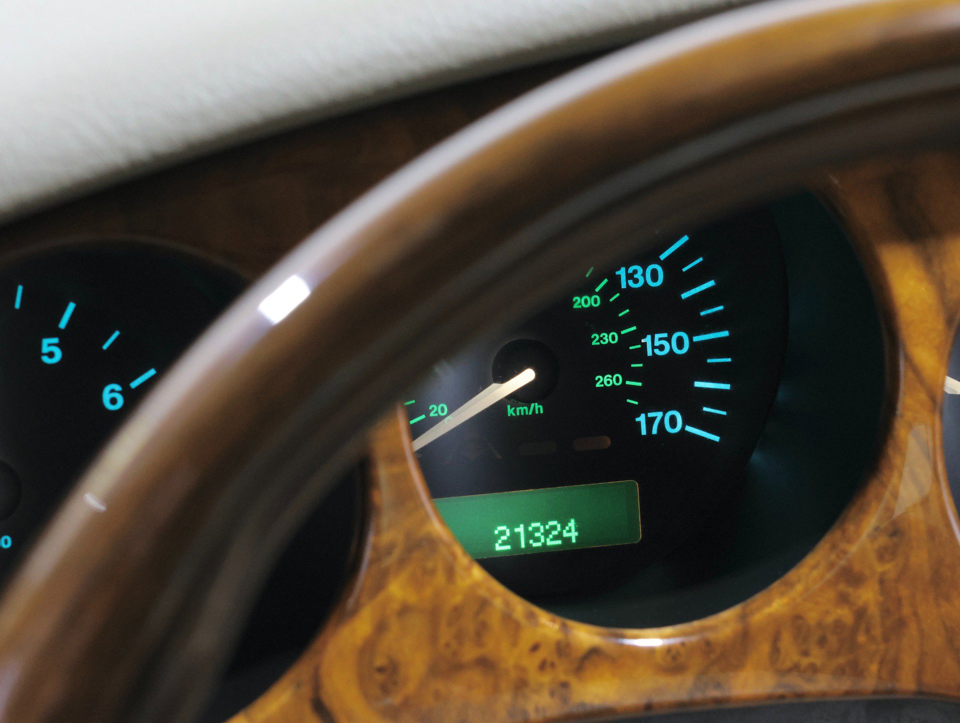 Used 2002 Jaguar XK8 Coupe image 3