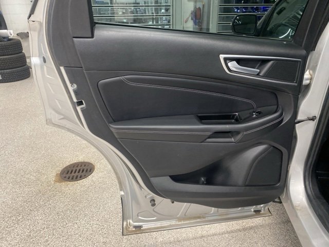 Used 2015 Ford Edge Titanium image 33