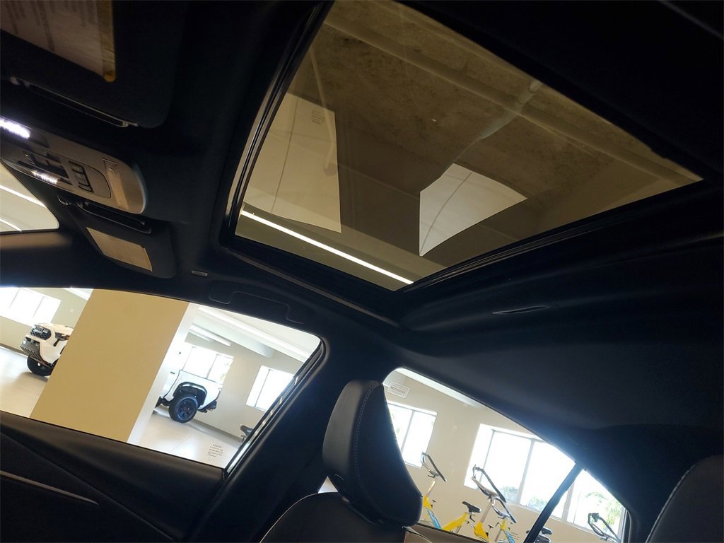 Used 2025 Toyota Camry SE w/ Convenience Package image 17