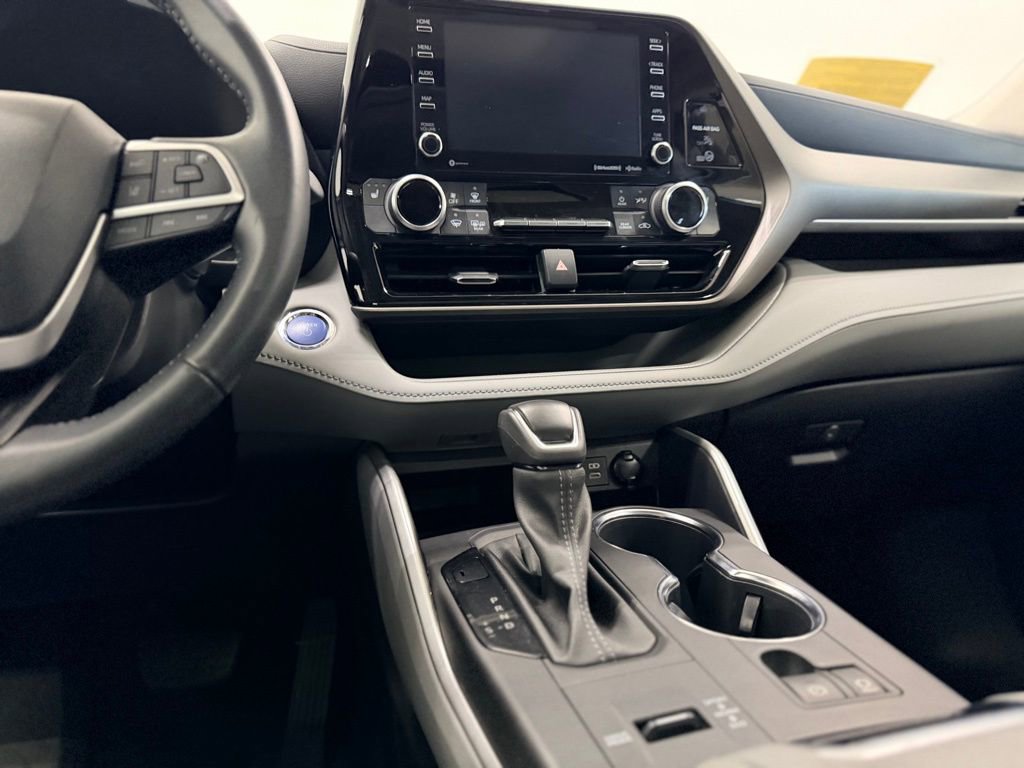 Used 2022 Toyota Highlander XLE image 16
