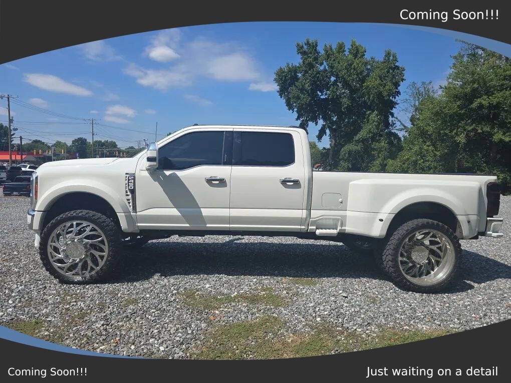 Used 2023 Ford F450 Lariat w/ Chrome Package AWD/4WD image 2