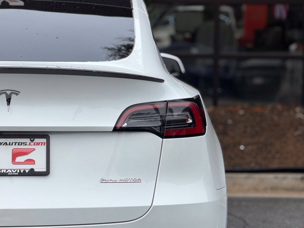 Used 2022 Tesla Model Y Performance AWD/4WD image 16