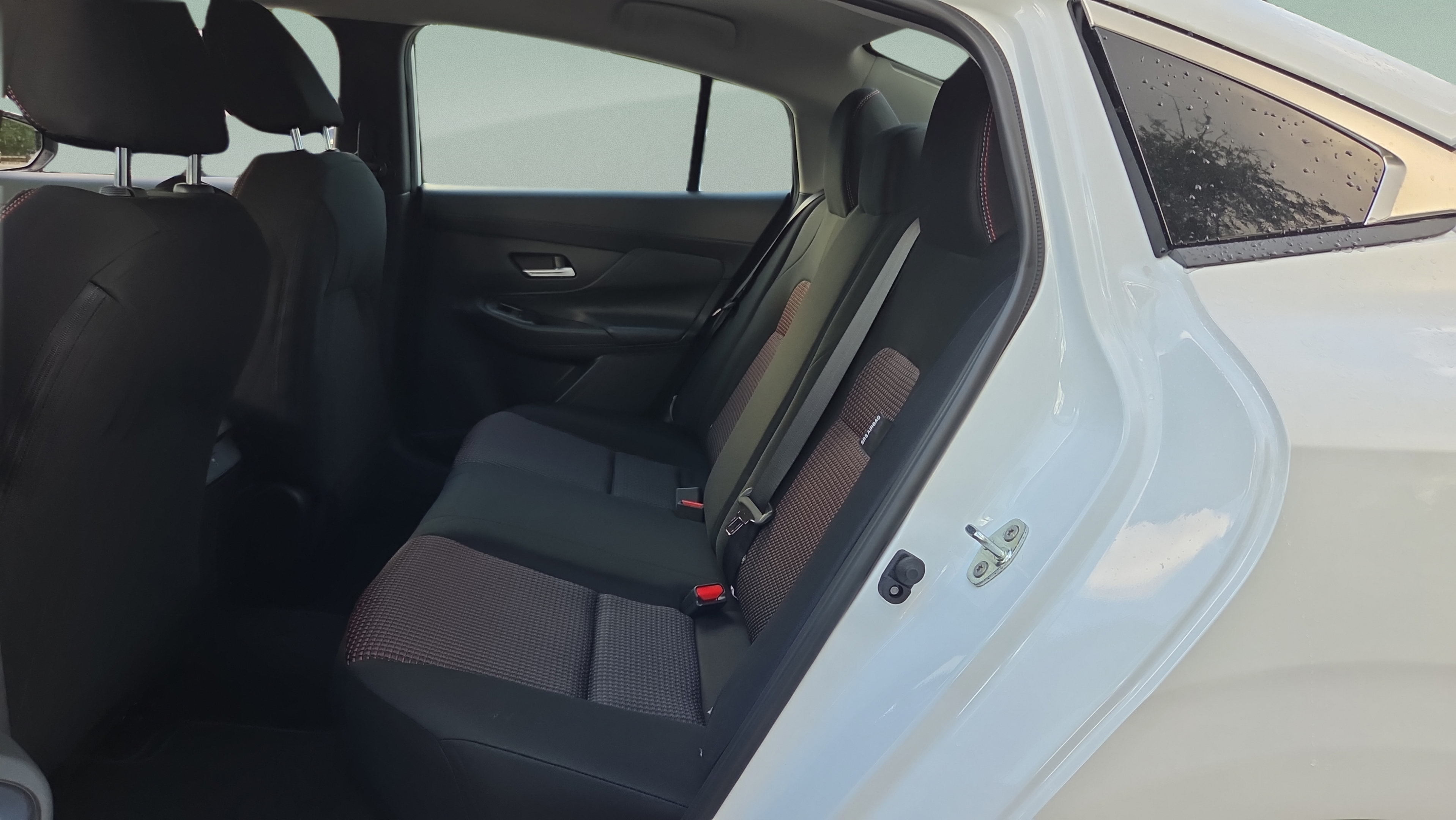 New 2027 Nissan Sentra SR w/ Floor Mat Package FWD image 10