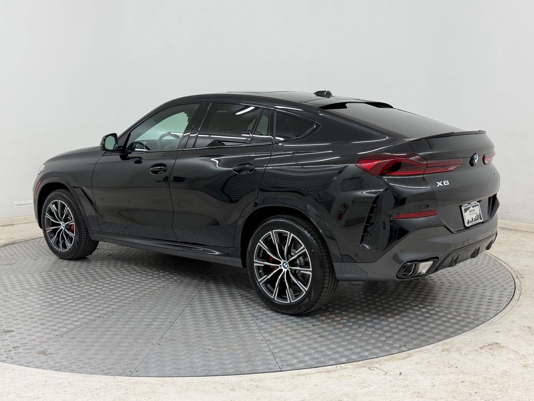 New 2026 BMW X6 xDrive40i w/ Premium Package image 3