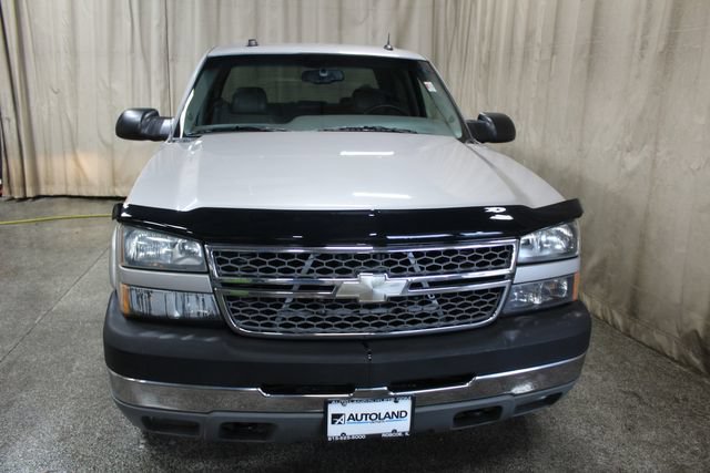Used 2005 Chevrolet Silverado 2500 LT w/ Heavy-Duty Power Package AWD/4WD image 9