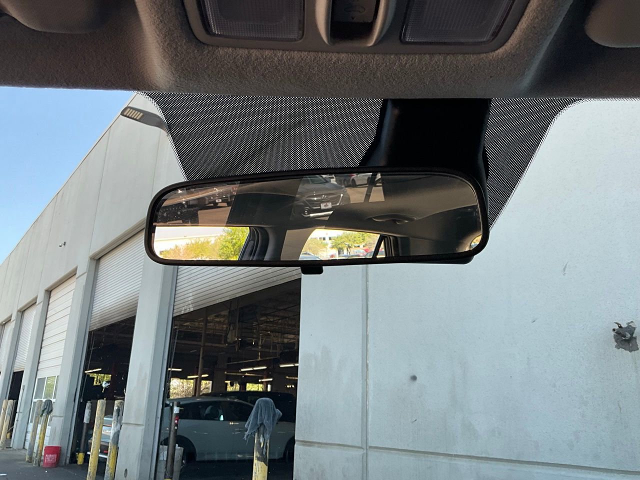 Used 2025 Hyundai Venue SEL image 17