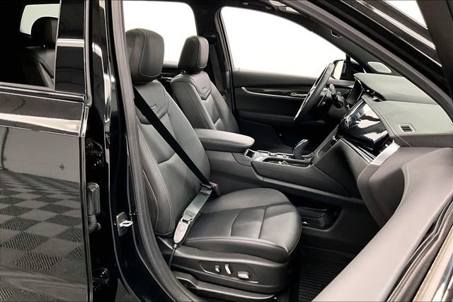Used 2023 Cadillac XT6 Sport w/ Technology Package AWD/4WD image 8