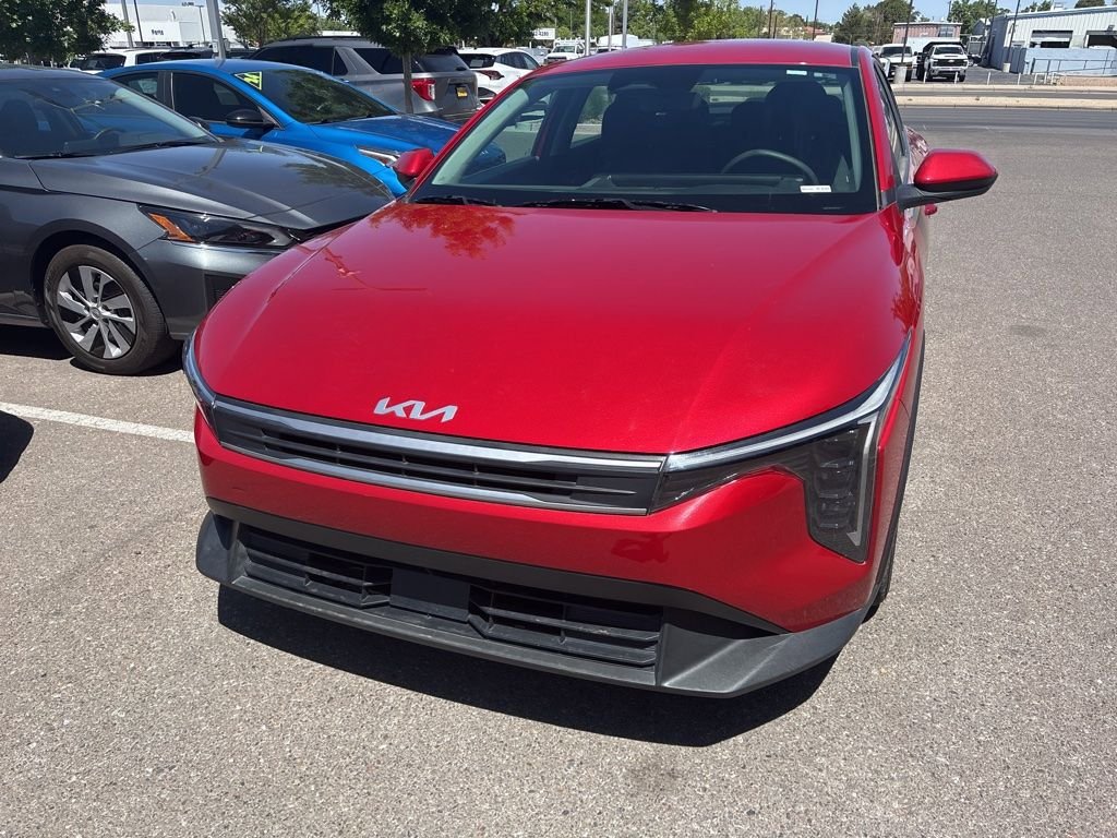 Used 2025 Kia K4 FWD image 3